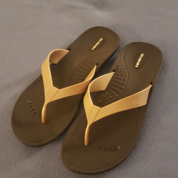Okabashi flip flops size 11 BRAND NEW WITHOUT BOX - Picture 2 of 3